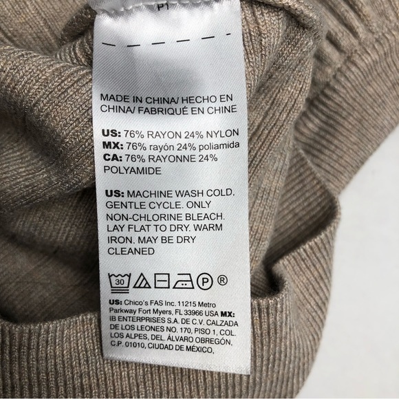 ⭐️NEW⭐️White House Black Market (WHBM) Puff Short Sleeve V Neck Sweater - Picture 5 of 5